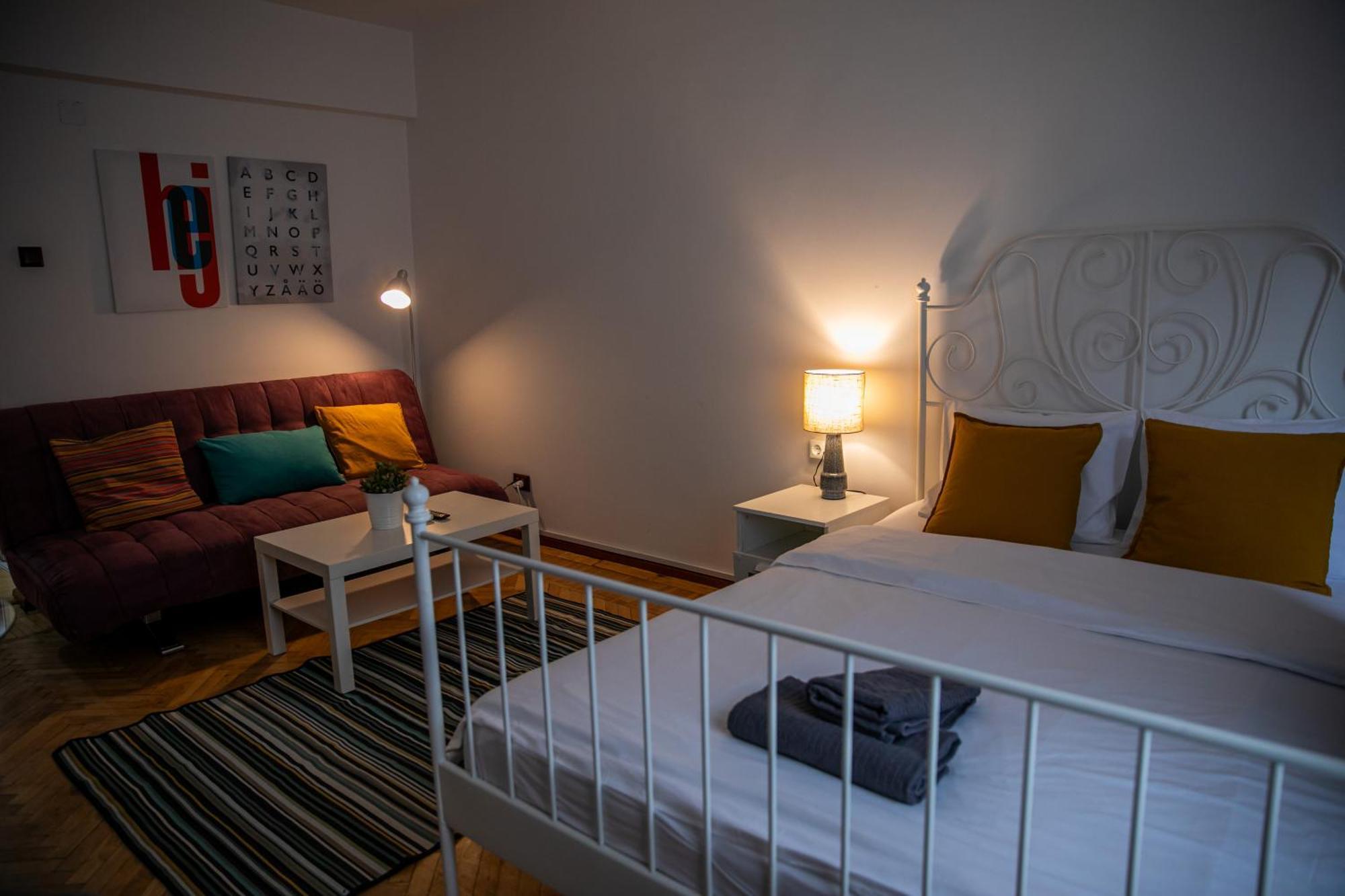 Color Apartment Regina Elisabeta 23 Bucarest Esterno foto